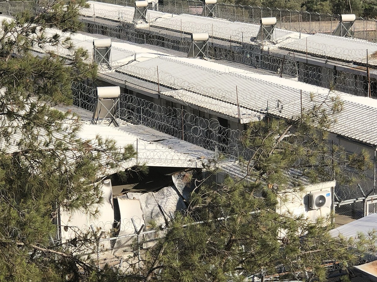 Moria kampı, kapatıldıktan sonra (2022). Fotoğraf: James O'Leary (CC BY-SA 4.0).