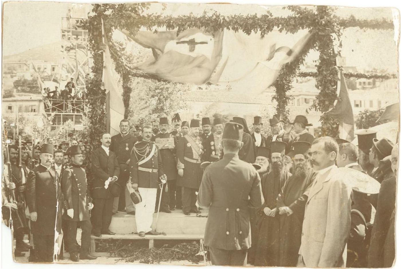 Stefanos Musurus'un Sisam Beyi olarak yemin töreni (Temmuz 1896).